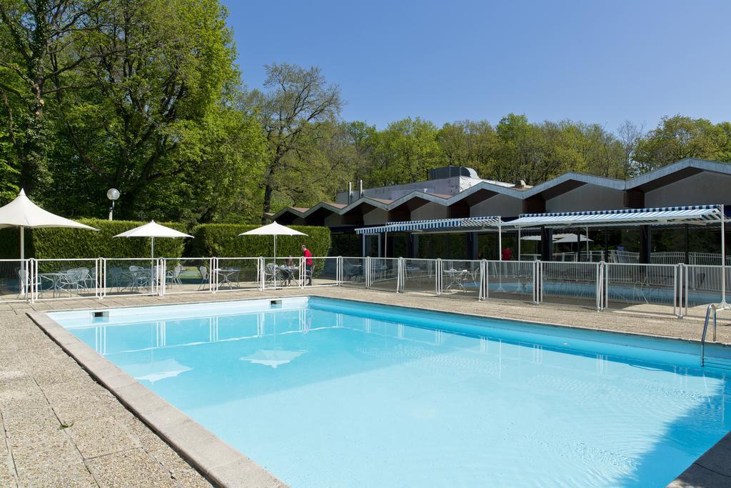 Kyriad Montchanin Le Creusot Екстер'єр фото