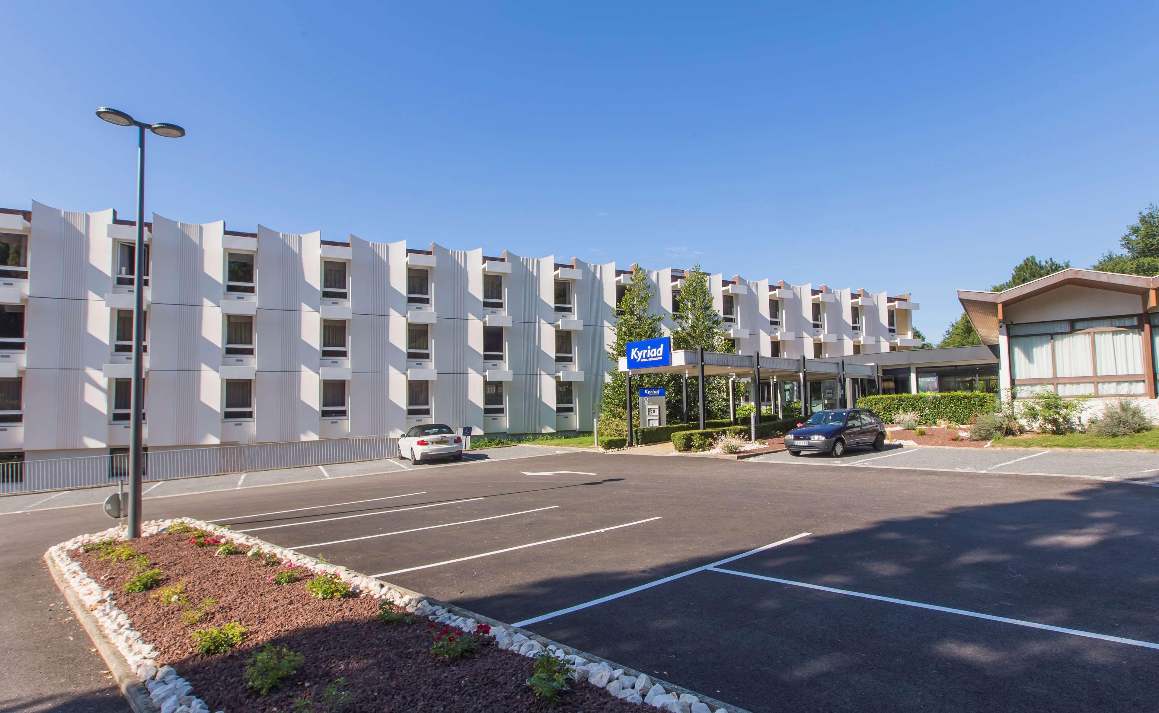 Kyriad Montchanin Le Creusot Екстер'єр фото