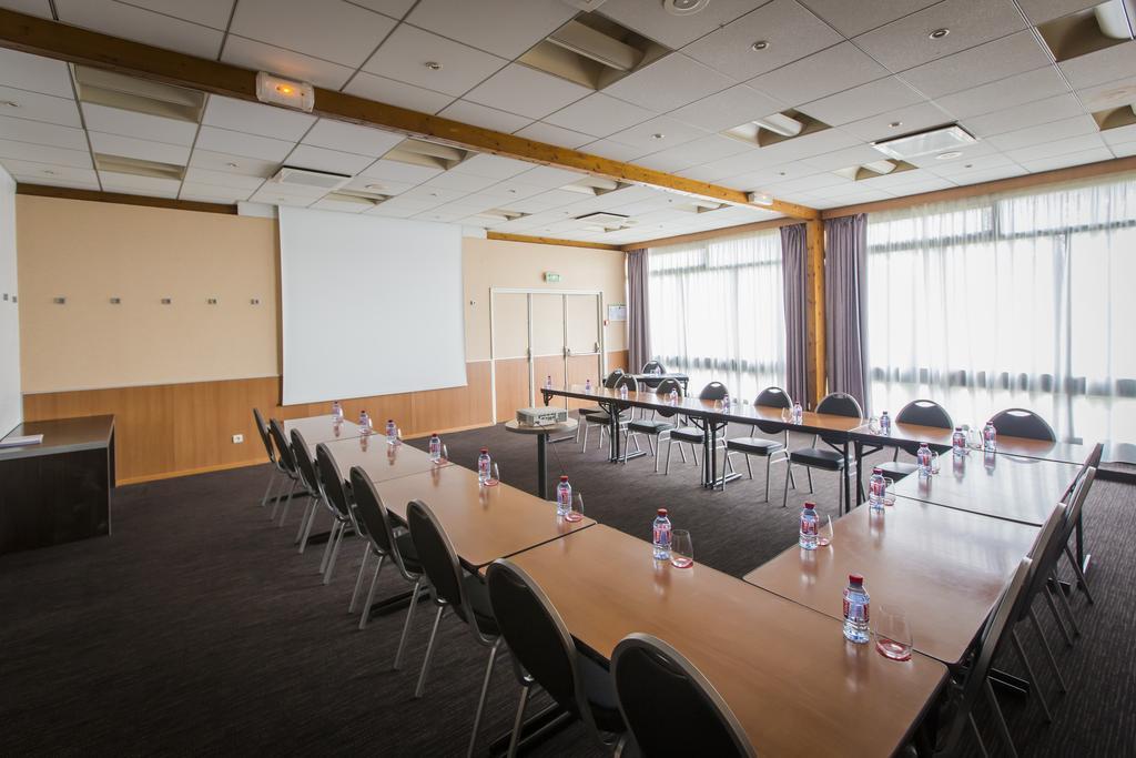 Kyriad Montchanin Le Creusot Екстер'єр фото